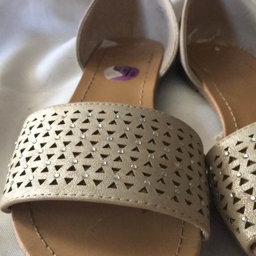 Sandals - Picture 3 of 3